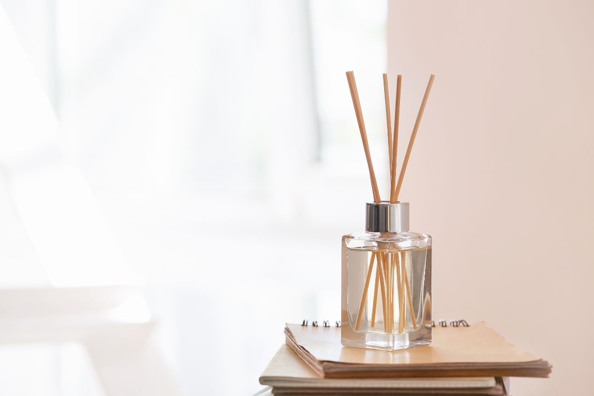 Choosing The Best Carrier Oils For Reed Diffuser - The Ultimate Guide