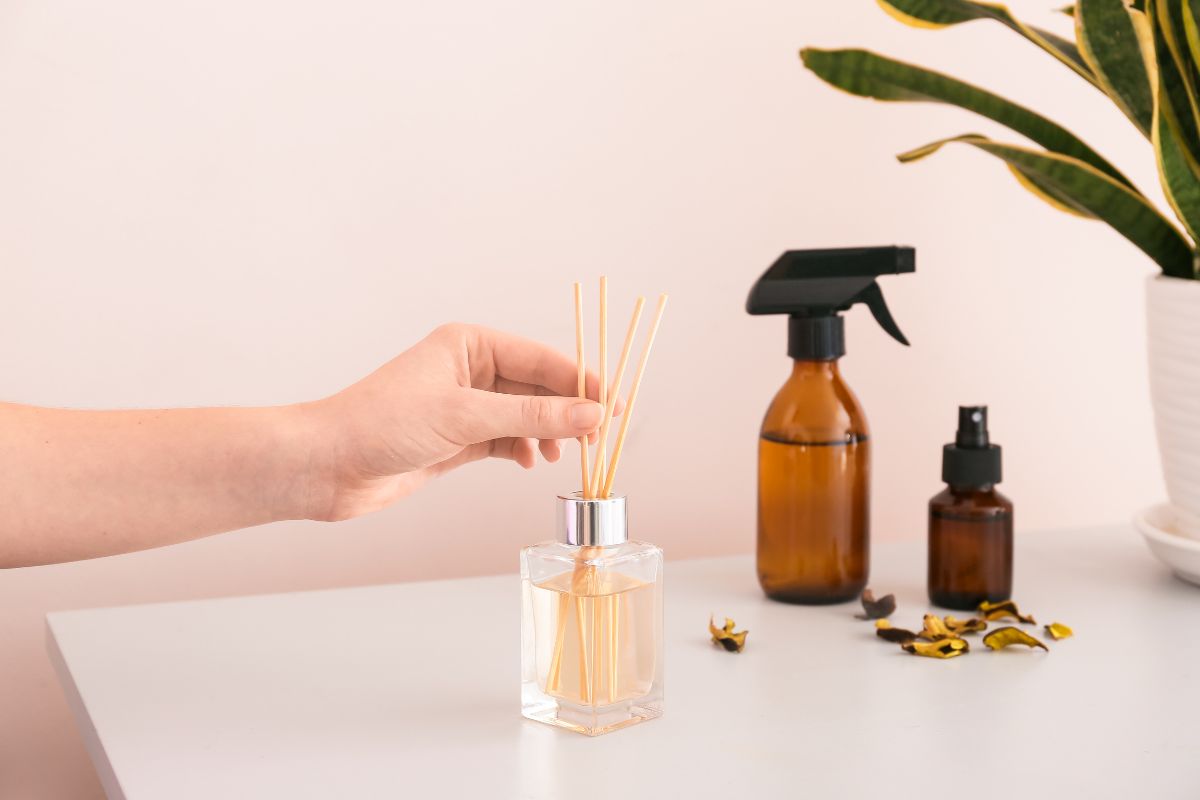 Choosing The Best Carrier Oils For Reed Diffuser - The Ultimate Guide
