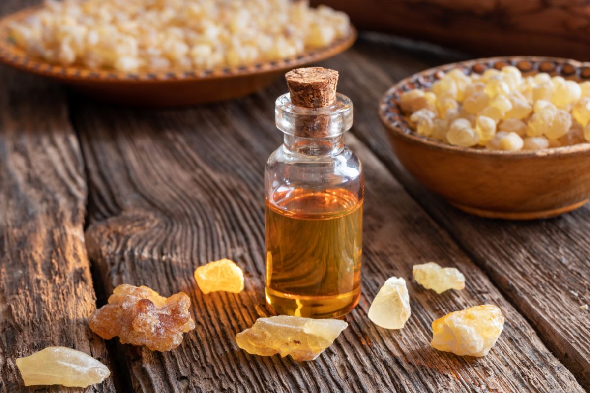 Ultimate Guide On How To Use Frankincense Oil On The Face